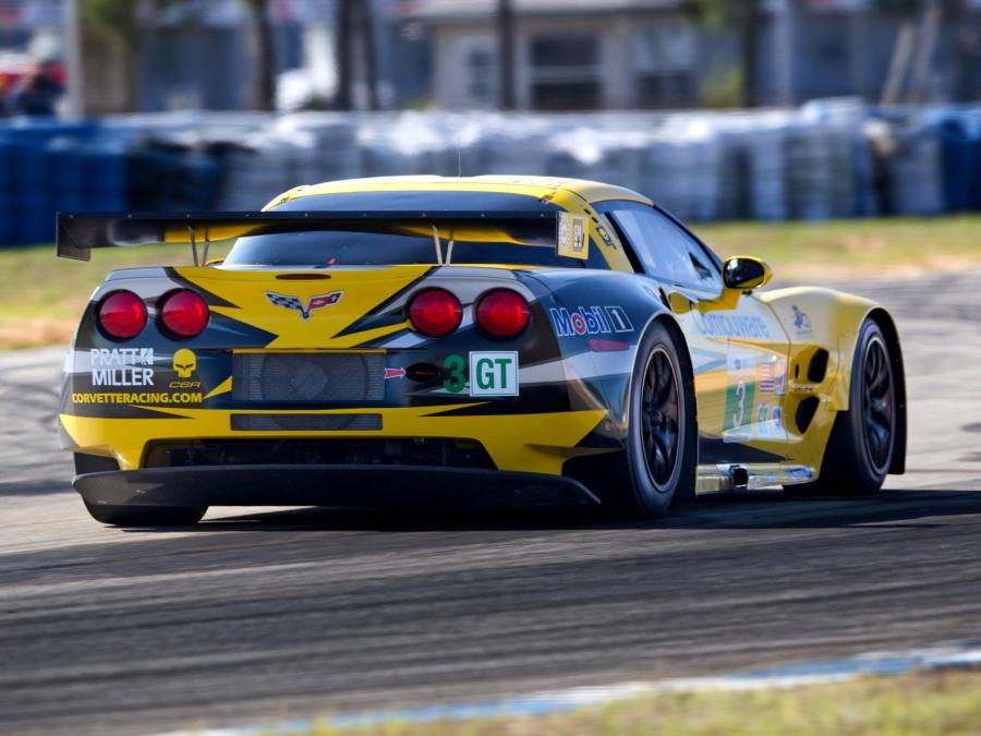  Chevrolet Corvette C6.R GT2 2011 года  (фото 4 из 6)